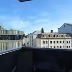 Vyld Fuchs - Urban, Aufzug & Balkon Apartment