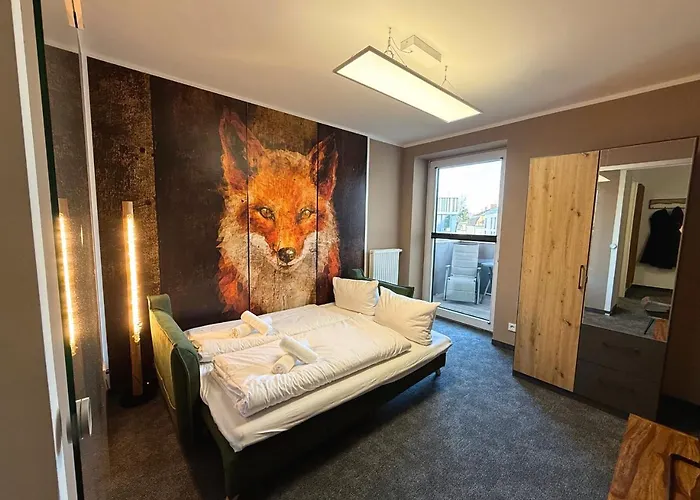 Vyld Fuchs - Urban, Aufzug & Balkon