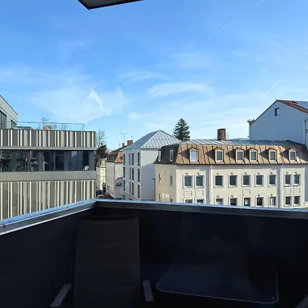 Vyld Fuchs - Urban, Aufzug & Balkon Appartamento